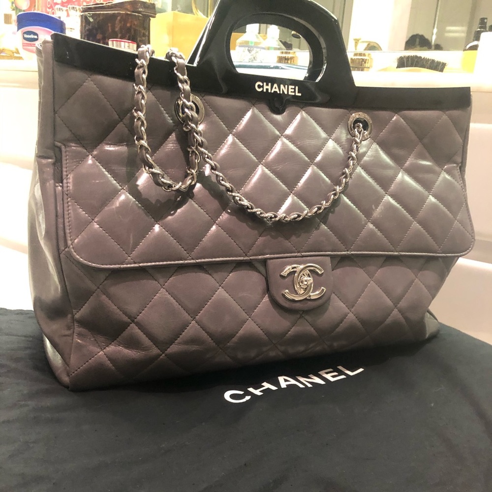 Chanel quilted caviar bag.